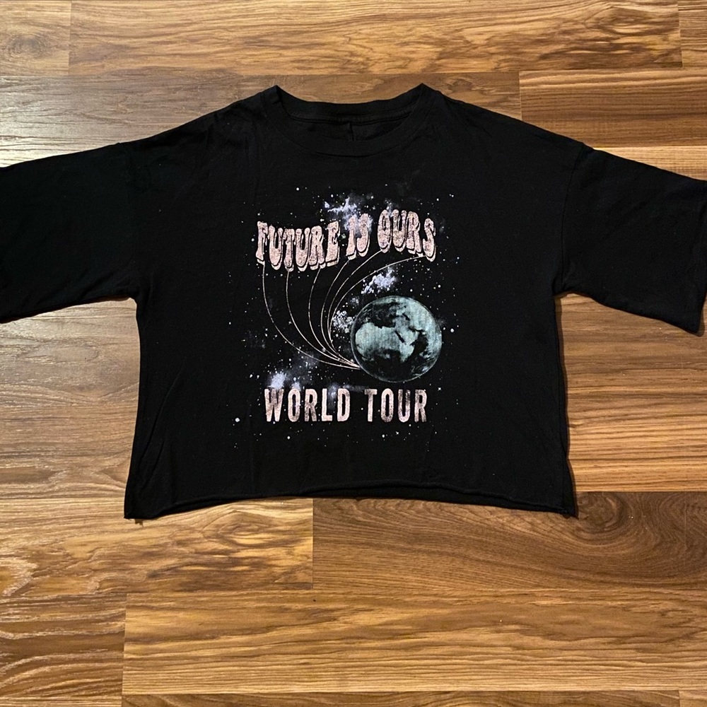 Grayson Threads size S cropped tee shirt